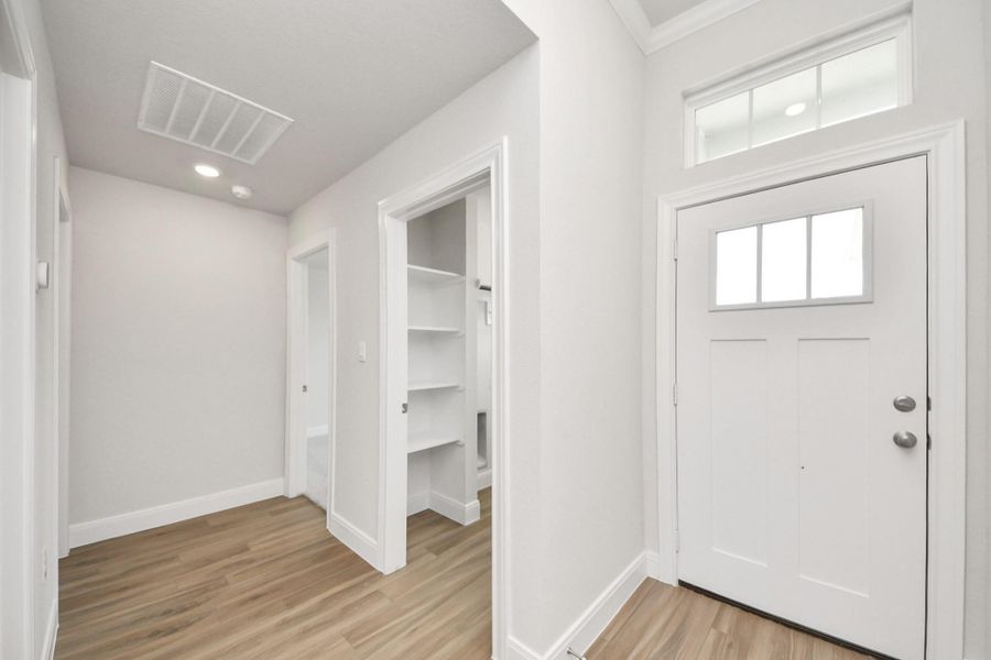 Spacious, unfurnished interior of a new home in Grand Oaks Reserve, Cleveland (Image 21).