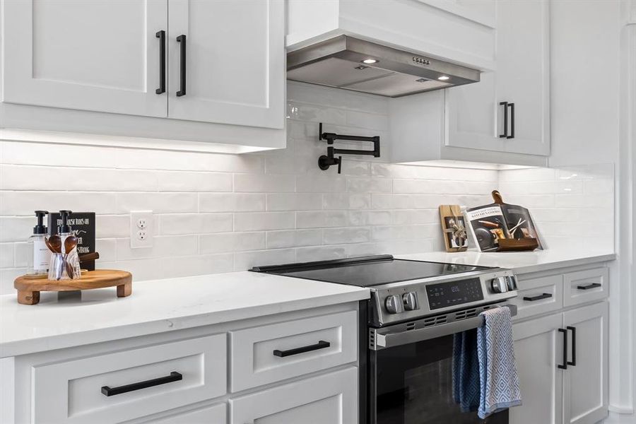 Furnished interior view inside a new home in , Quinlan (Image 15).