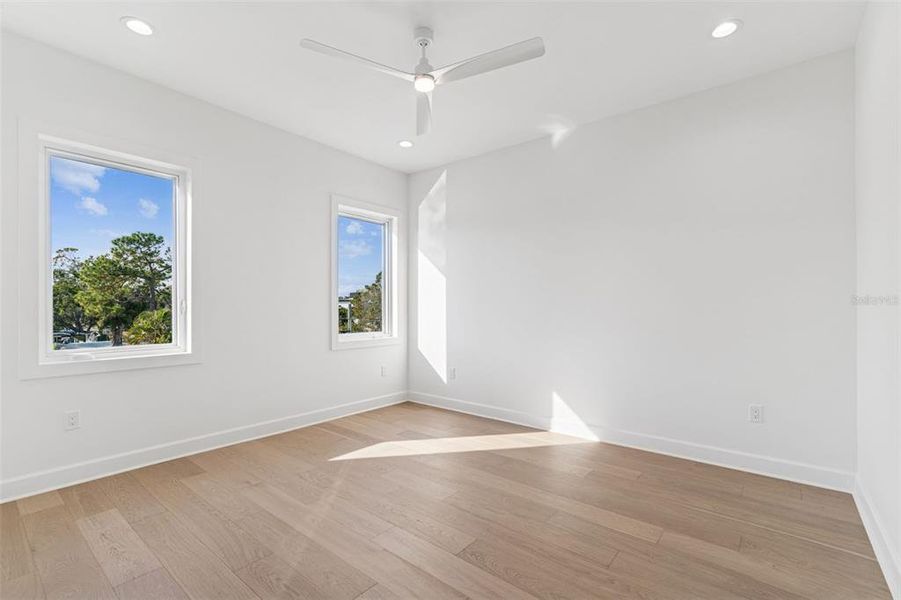 Spacious, unfurnished interior of a new home in , Tampa (Image 83).