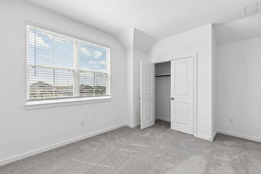 Spacious, unfurnished interior of a new home in Windcress, Cove (Image 29).