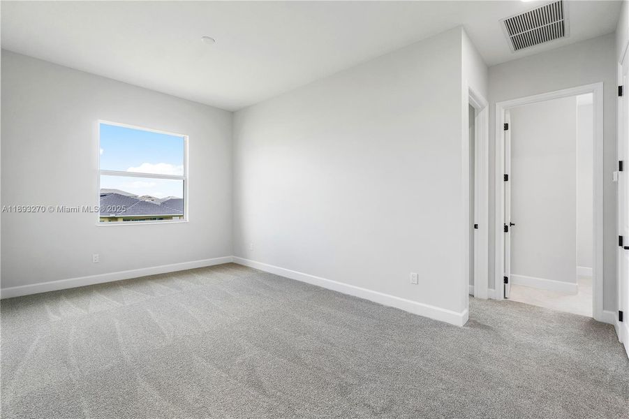 Spacious, unfurnished interior of a new home in , Westlake (Image 18).