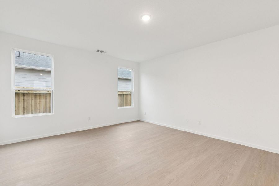 Spacious, unfurnished interior of a new home in Montgomery Bend, Montgomery (Image 30).