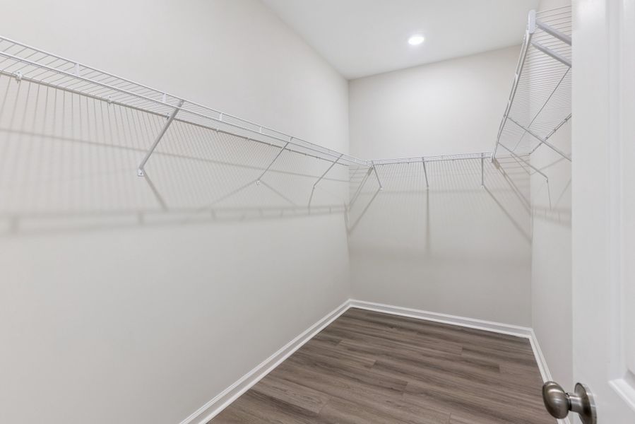 Spacious, unfurnished interior of a new home in Woodland Cove, Brunswick (Image 20).