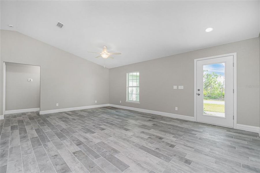 Spacious, unfurnished interior of a new home in , Placida (Image 17).