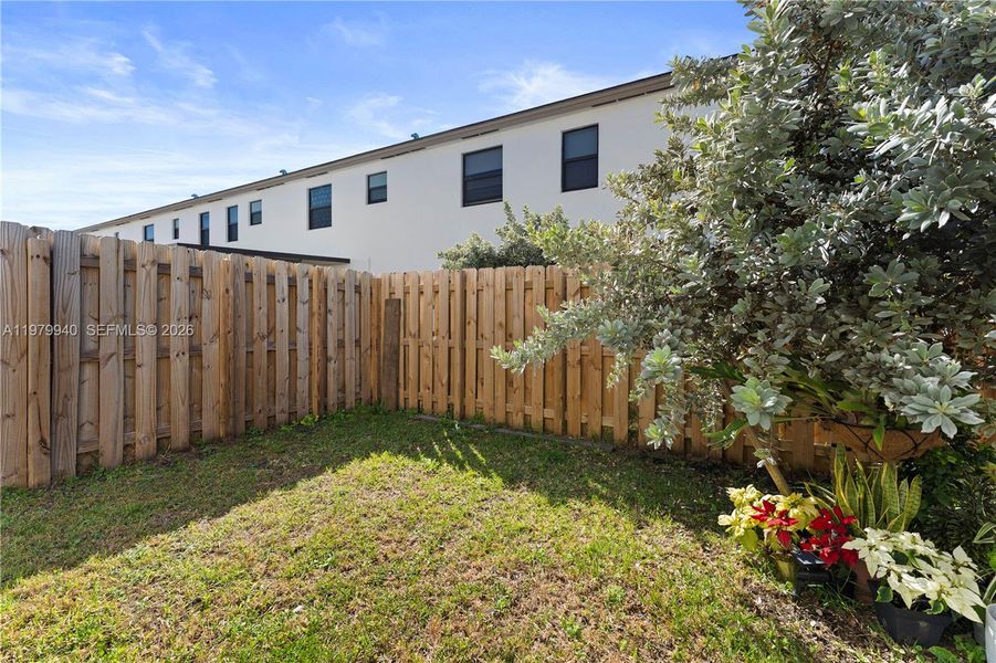 Exterior details and patio area of a home in , Miami (Image 26).