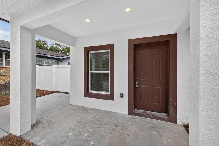 Exterior details and patio area of a home in , Tampa (Image 14).
