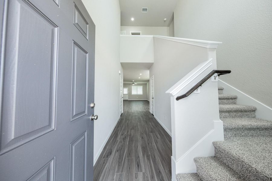 Spacious, unfurnished interior of a new home in Ridgeland Hills, Willis (Image 14).