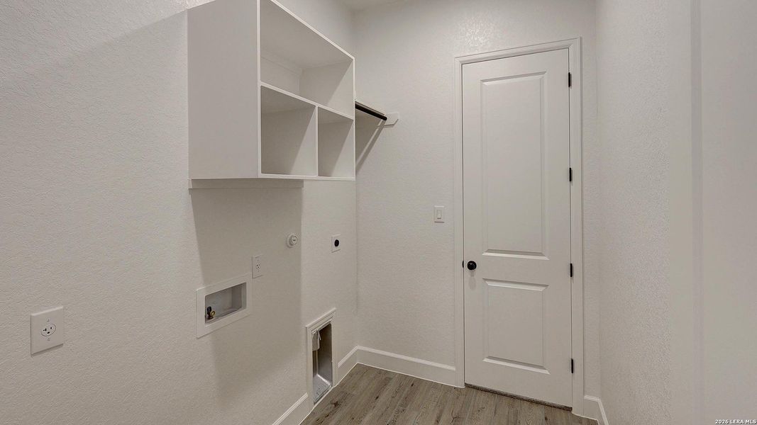 Spacious, unfurnished interior of a new home in Alsatian Oaks, Castroville (Image 26).