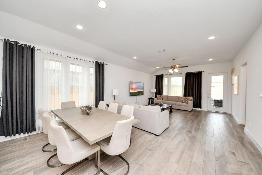 Image 20 of a home in Bridgeland 45'. Image 20 of a home in Bridgeland 45'.