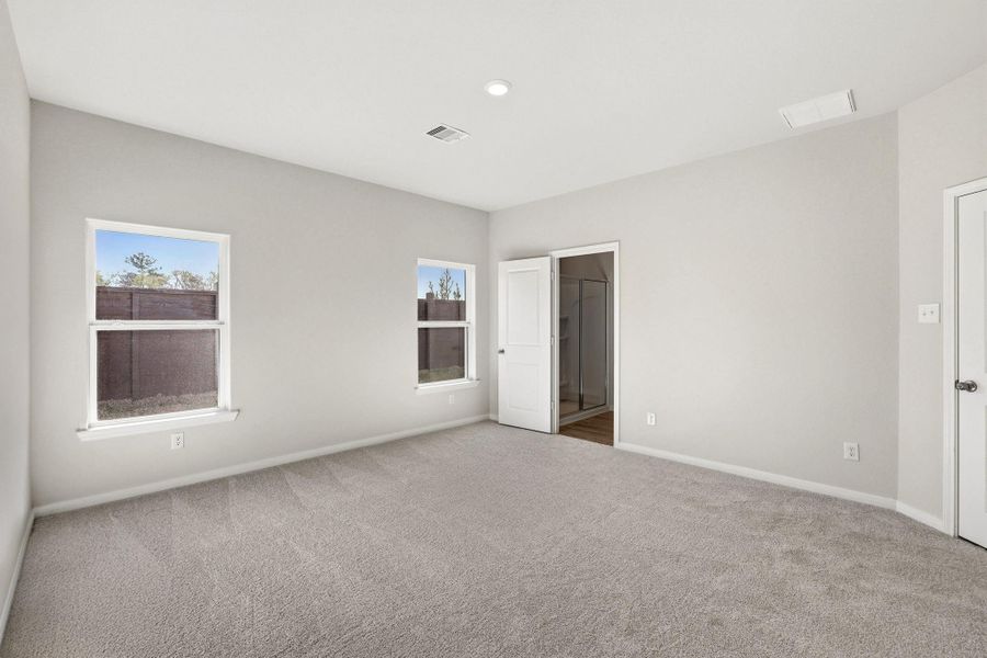 Spacious, unfurnished interior of a new home in Sweetwater Ridge, Conroe (Image 20). Spacious, unfurnished interior of a new home in Sweetwater Ridge, Conroe (Image 20).