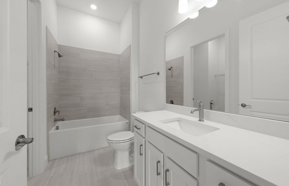 Furnished interior view inside a new home in Terreno, Naples (Image 8).