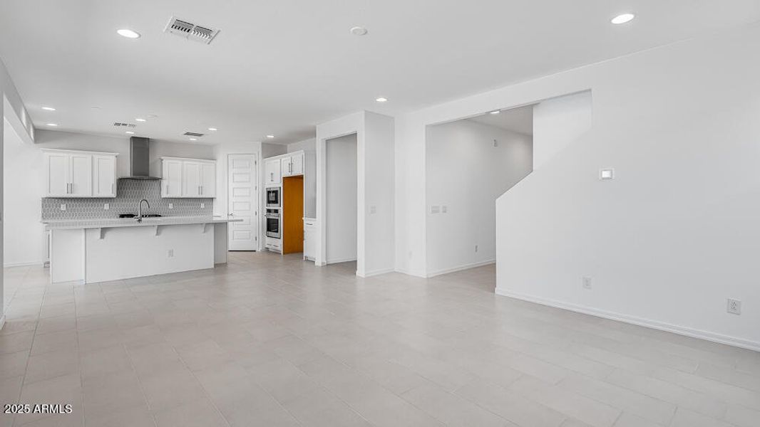 hj-az-phoenix-lucero-discovery-sienna-lo