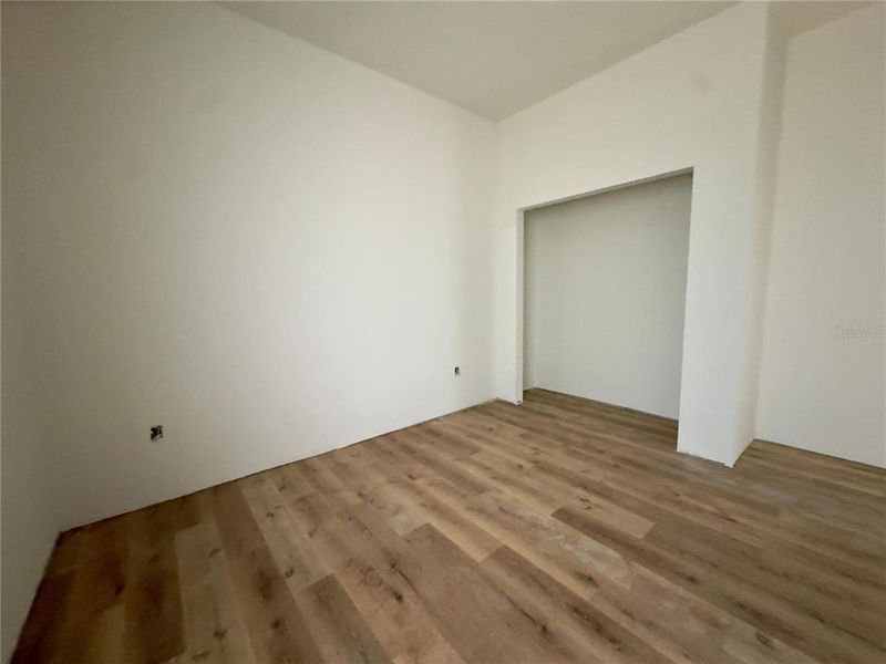 Spacious, unfurnished interior of a new home in , Citrus Springs (Image 31).