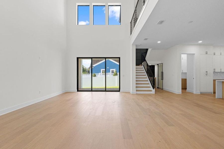 Spacious, unfurnished interior of a new home in , Tampa (Image 19).