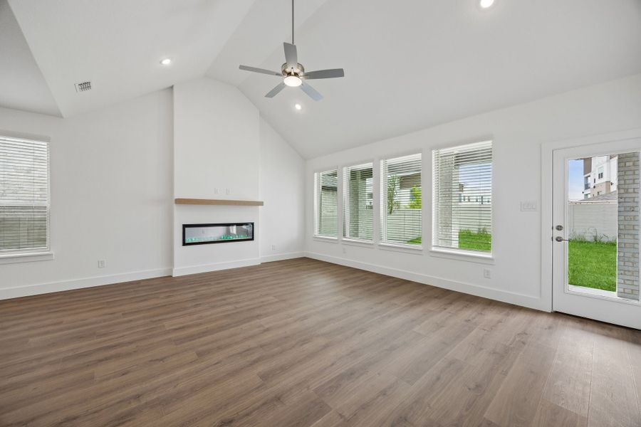 Representative unfurnished interior of a home built from the Winspear by Centre Living Homes in Painted Tree Woodland West, McKinney (Image 16).