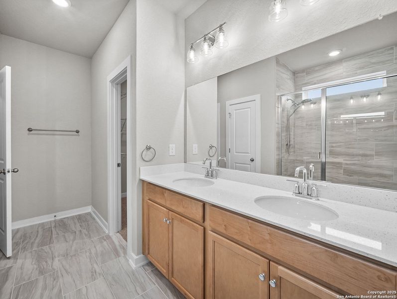 Furnished interior view inside a new home in Hunter's Ranch, San Antonio (Image 5). Furnished interior view inside a new home in Hunter's Ranch, San Antonio (Image 5).