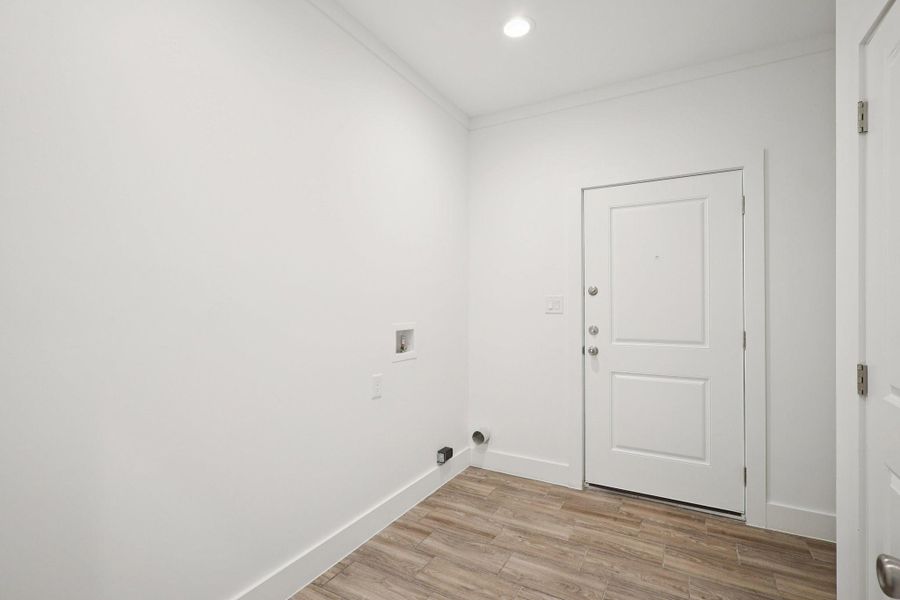 Spacious, unfurnished interior of a new home in , Houston (Image 19).
