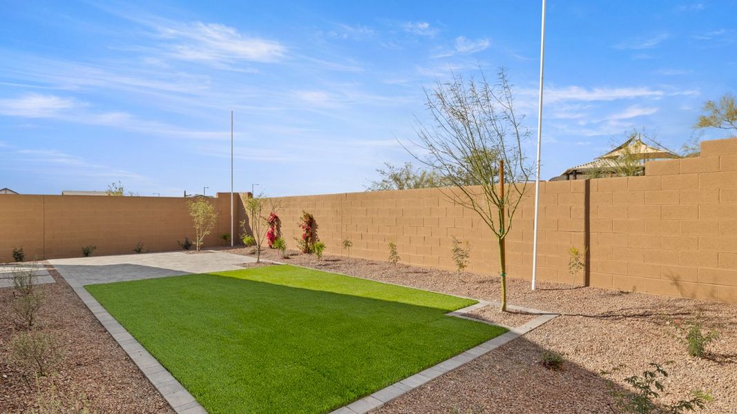 Exterior details and patio area of a home in Aloravita, Peoria (Image 25).