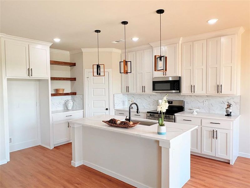 Furnished interior view inside a new home in , Quinlan (Image 7).