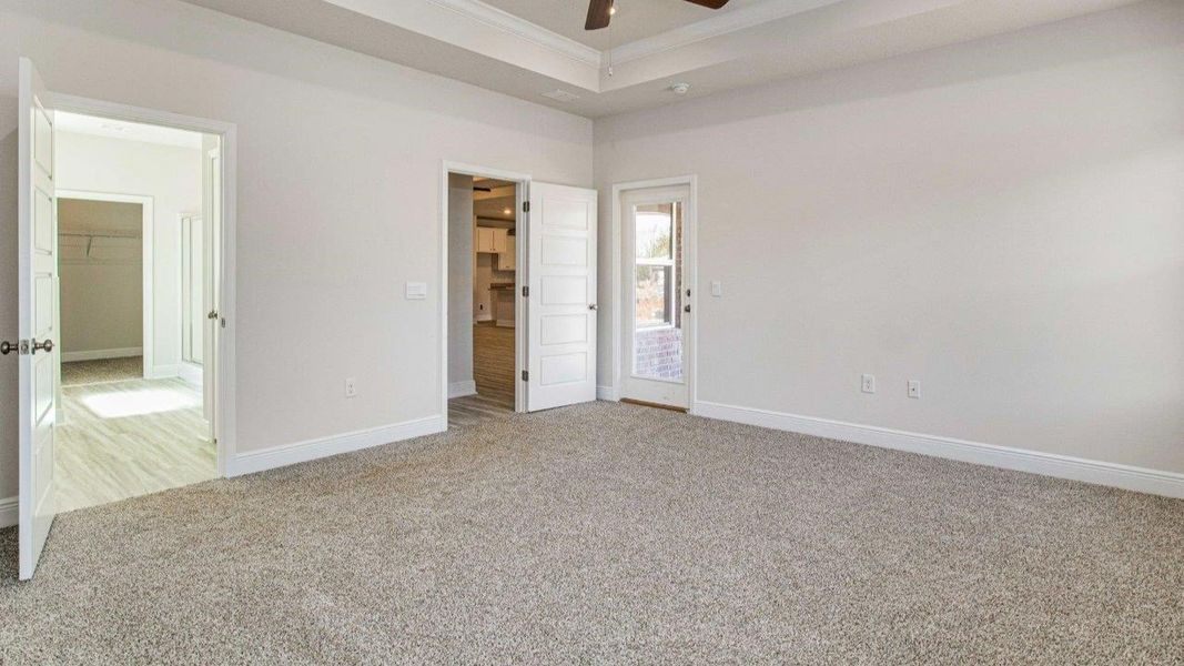Spacious, unfurnished interior of a new home in Greystone, Crawfordville (Image 9).