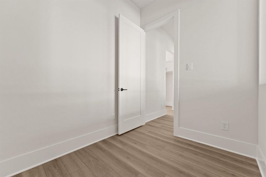 Spacious, unfurnished interior of a new home in Jesselton Square at Creekmont, Houston (Image 15). Spacious, unfurnished interior of a new home in Jesselton Square at Creekmont, Houston (Image 15).