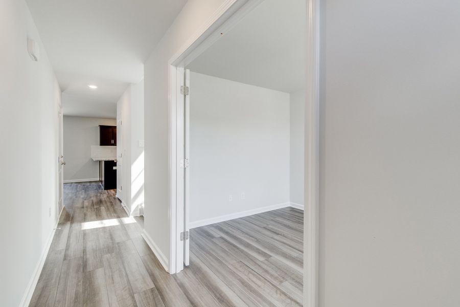 Spacious, unfurnished interior of a new home in Bluefield, Lexington (Image 15).