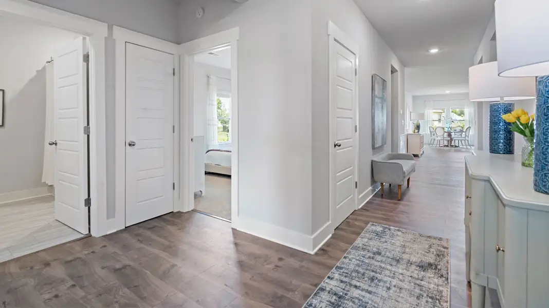 Representative unfurnished interior of a home built from the Mason by D.R. Horton in Hedge Rose, Somerville (Image 16).
