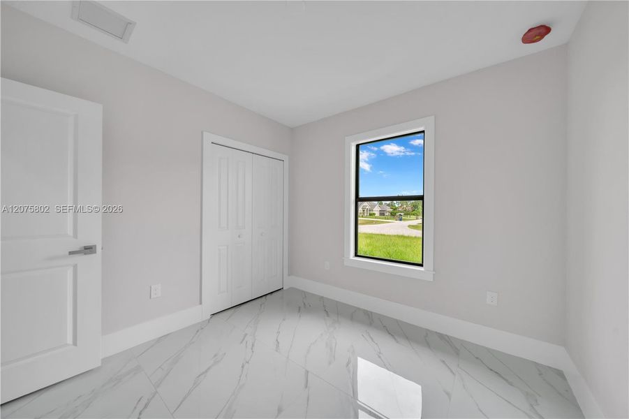 Spacious, unfurnished interior of a new home in , Lehigh Acres (Image 29).