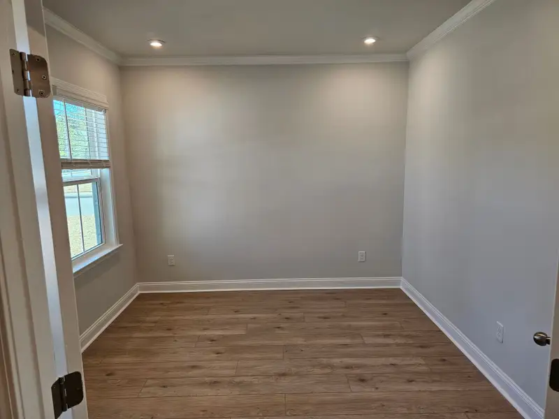 Spacious, unfurnished interior of a new home in Solserra, Shallotte (Image 10).