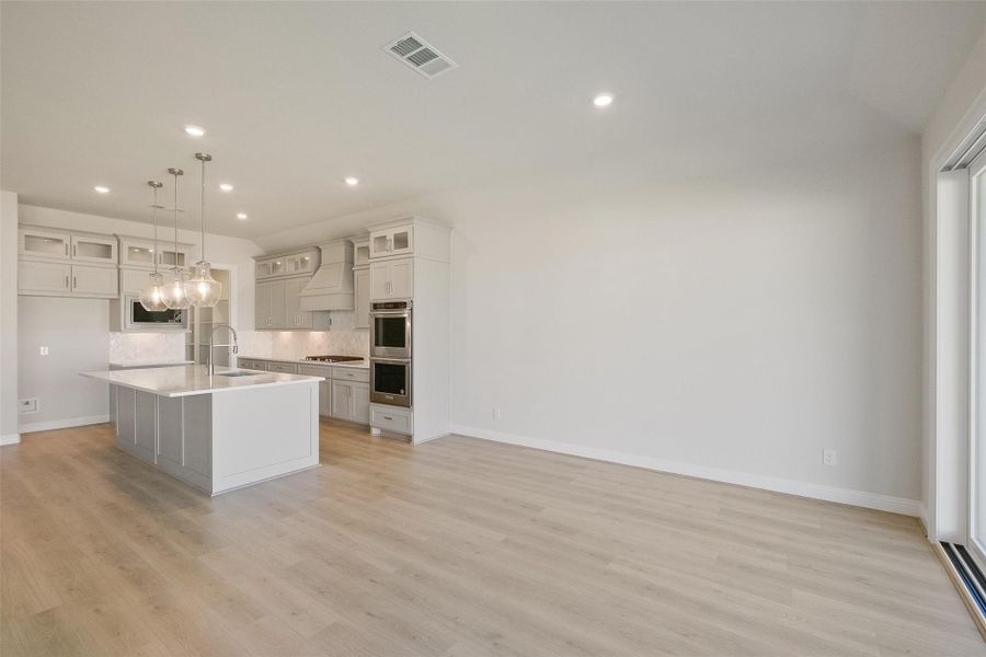 Spacious, unfurnished interior of a new home in Sienna 65', Missouri City (Image 30). Spacious, unfurnished interior of a new home in Sienna 65', Missouri City (Image 30).