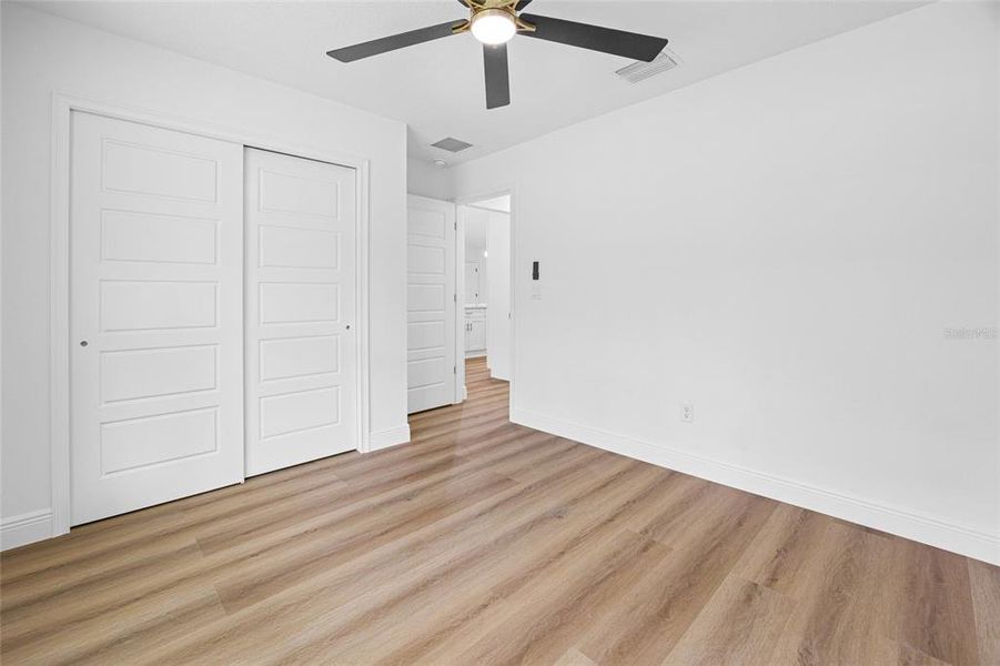 Spacious, unfurnished interior of a new home in , Dunnellon (Image 23).