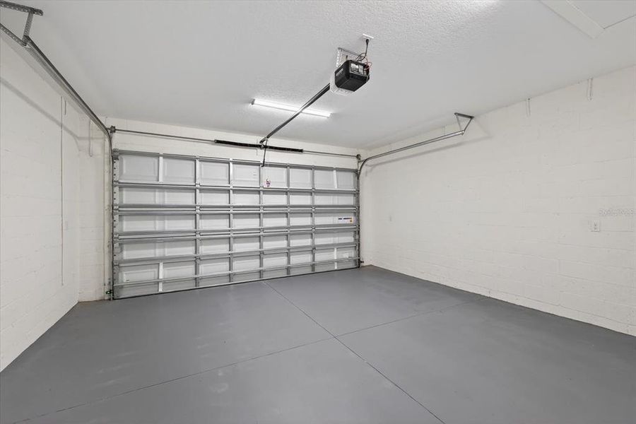 Spacious, unfurnished interior of a new home in , Spring Hill (Image 36).