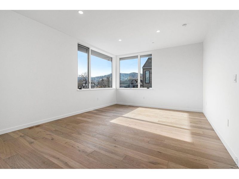 Spacious, unfurnished interior of a new home in , Boulder (Image 15).