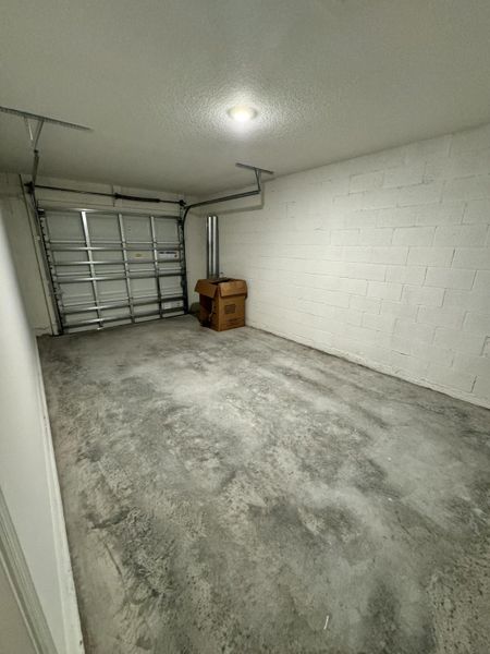 Spacious, unfurnished interior of a new home in Port Saint Lucie, Port St. Lucie (Image 9).