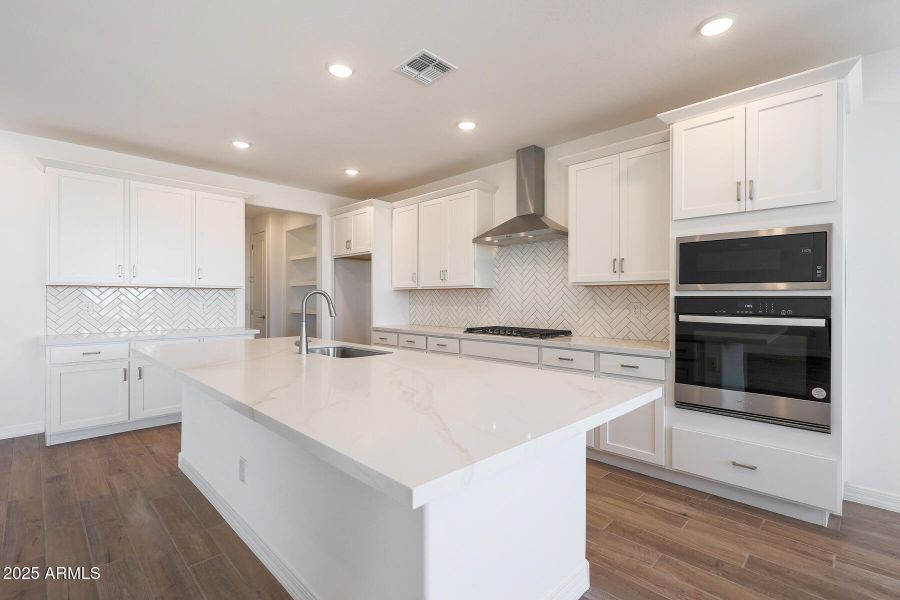 PHX_TierraVistoso_Lot 2010_Burgundy_1742