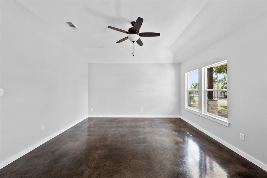 Spacious, unfurnished interior of a new home in , Gatesville (Image 23).