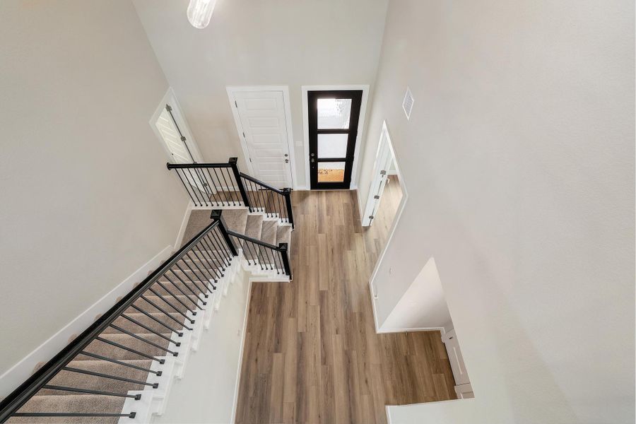 Spacious, unfurnished interior of a new home in Santa Rita Ranch, Liberty Hill (Image 17).