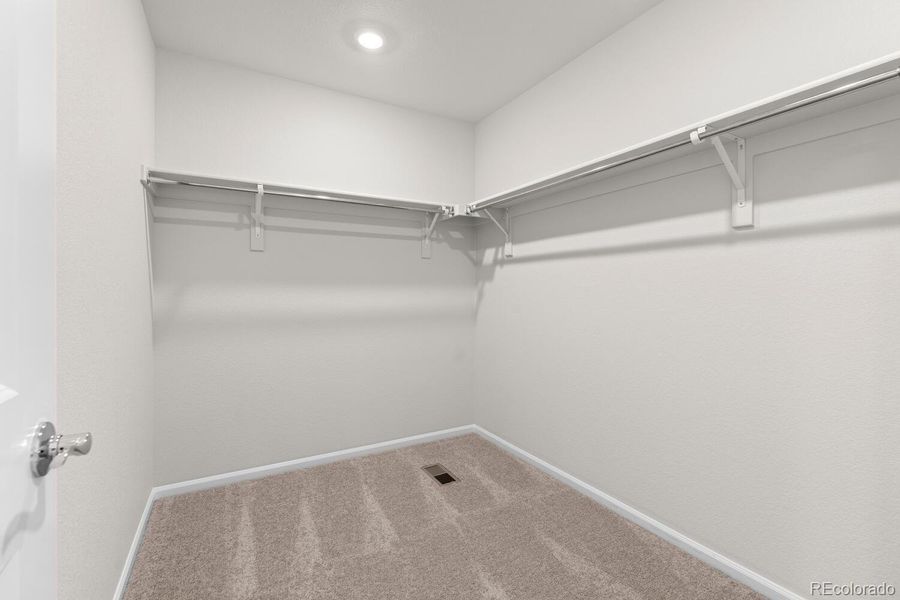 Spacious, unfurnished interior of a new home in The Villas Collection at Sterling Ranch, Littleton (Image 21).