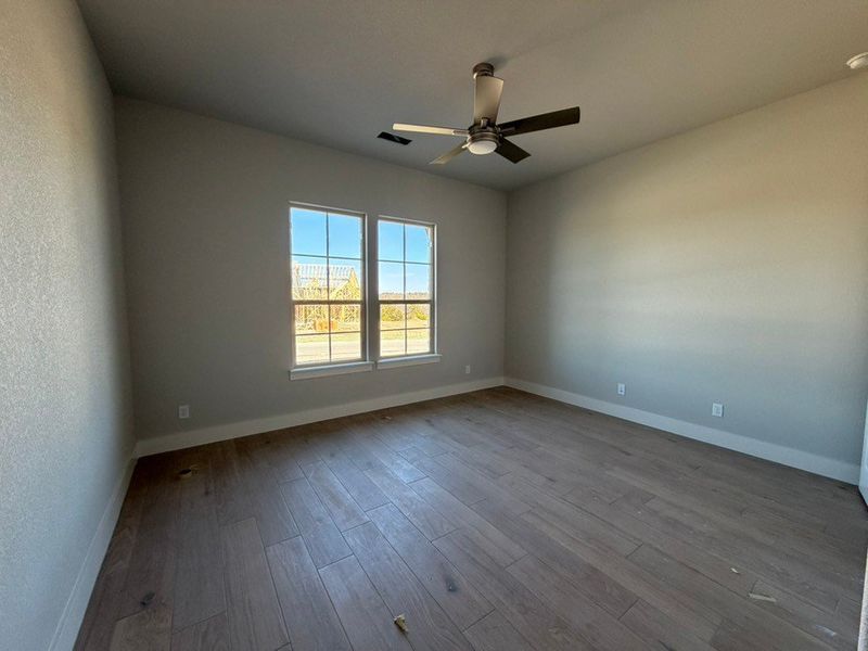 Spacious, unfurnished interior of a new home in Eagle Ridge Estates, Weatherford (Image 7).