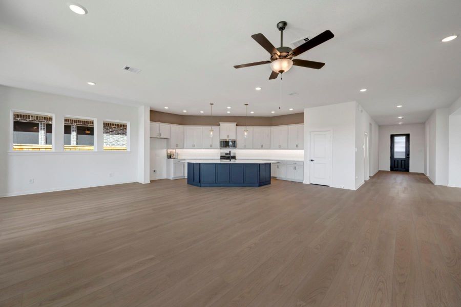 Spacious, unfurnished interior of a new home in The Grand Prairie 50’, Hockley (Image 39).