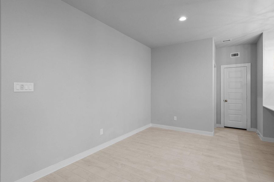 Spacious, unfurnished interior of a new home in Grand Oaks Village, Houston (Image 17). Spacious, unfurnished interior of a new home in Grand Oaks Village, Houston (Image 17).