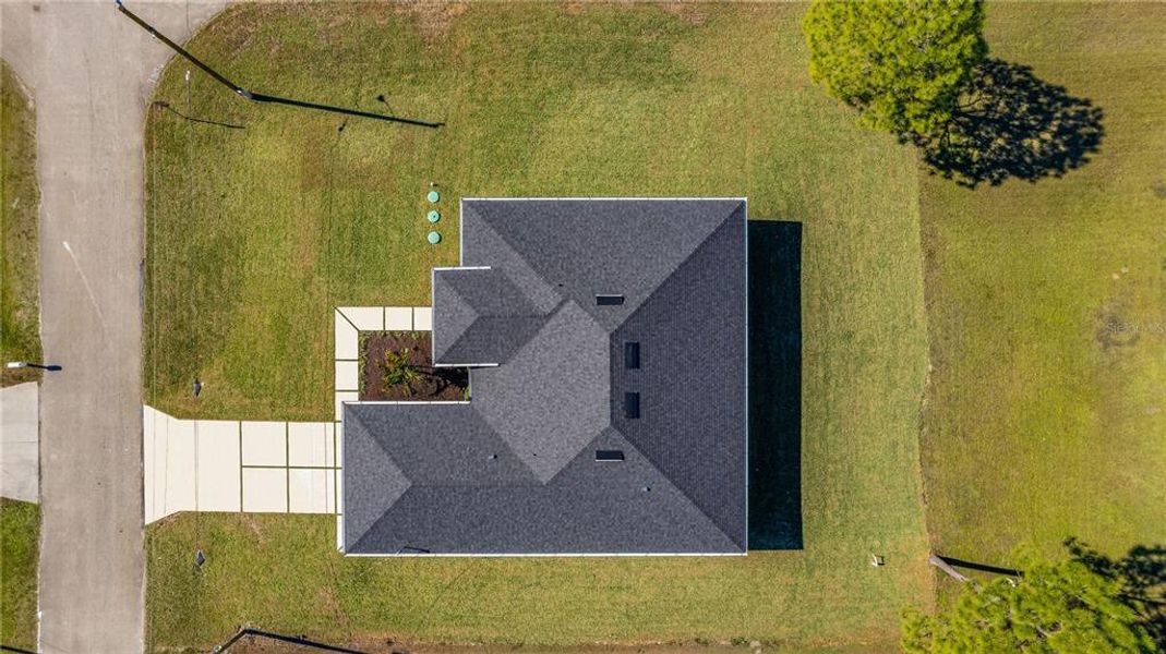 Exterior details and patio area of a home in , Lehigh Acres (Image 3).