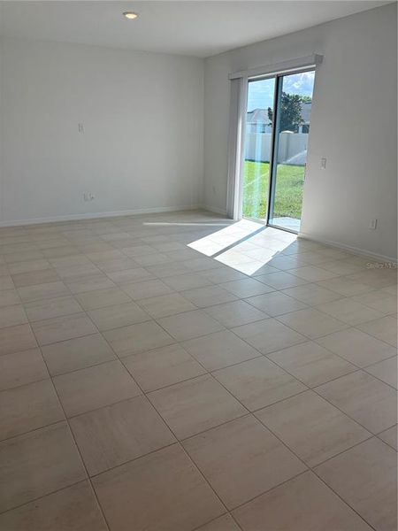 Spacious, unfurnished interior of a new home in Marion Ridge, Haines City (Image 5).