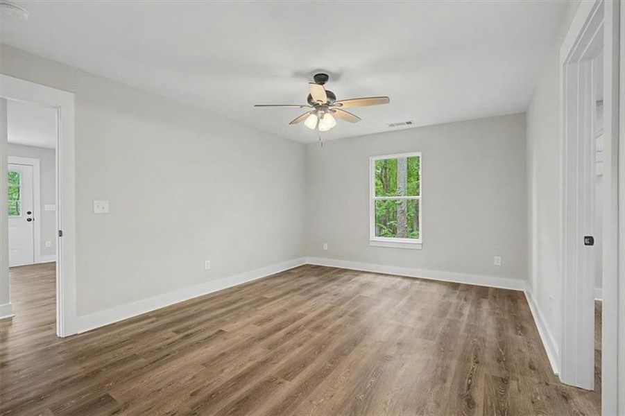 Spacious, unfurnished interior of a new home in , Emerson (Image 25).
