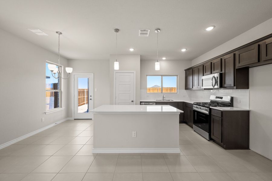 Furnished interior view inside a new home in Baker Farms, Cleburne (Image 7).