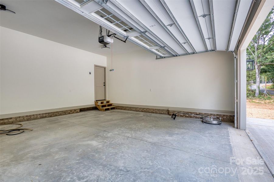 Spacious, unfurnished interior of a new home in , Fort Lawn (Image 18).