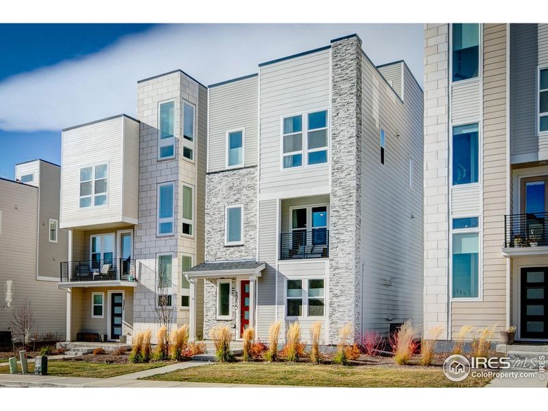 Great Urban Curb Appeal. Lawn maintenance is included with the HOA