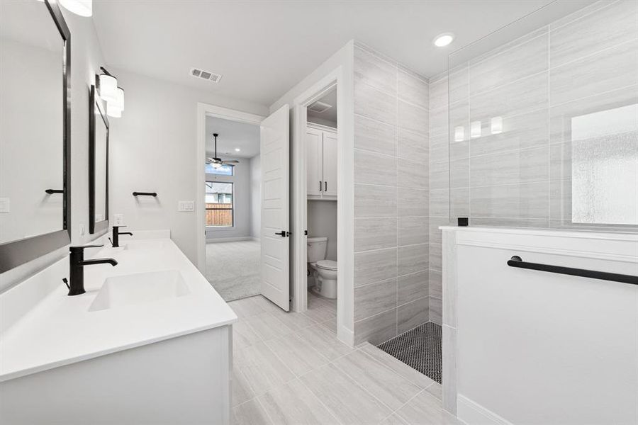 Furnished interior view inside a new home in Mantua Point Classics, Van Alstyne (Image 6). Furnished interior view inside a new home in Mantua Point Classics, Van Alstyne (Image 6).