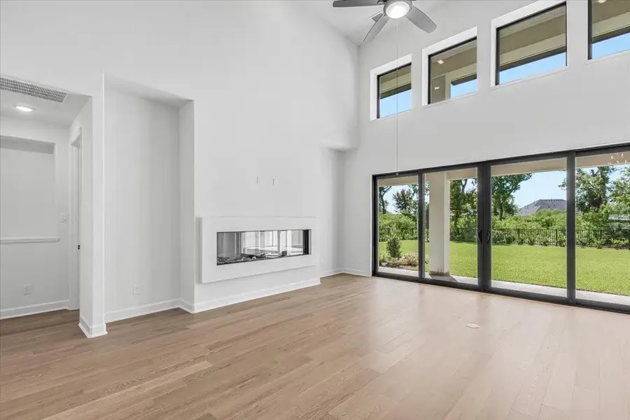 Spacious, unfurnished interior of a new home in , Missouri City (Image 19).