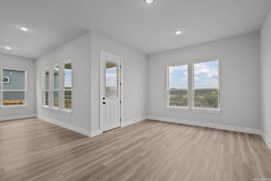 Spacious, unfurnished interior of a new home in Homestead, Schertz (Image 36).